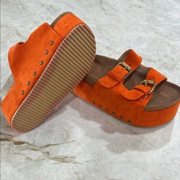 Vintage Platform Sandals - Picture 2 of 6